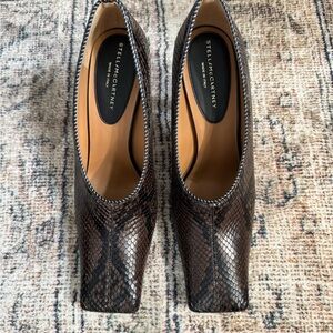 Stella McCartney Women's Brown Snakeskin Shoes size 39, brand new.